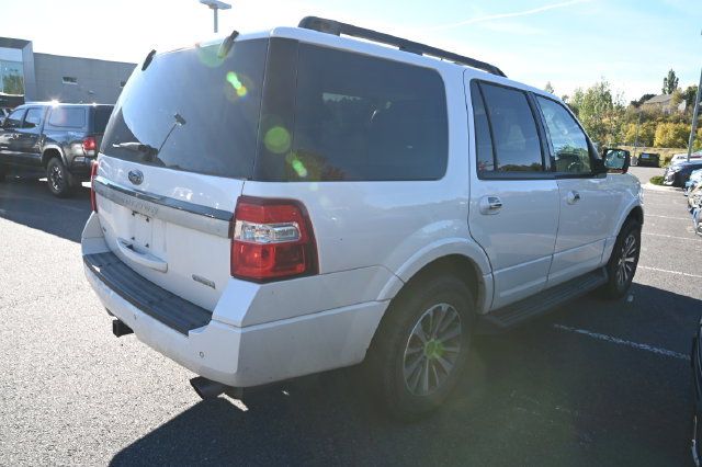 Used 2017 Ford Expedition XLT w/ Equipment Group 202A AWD/4WD image 4