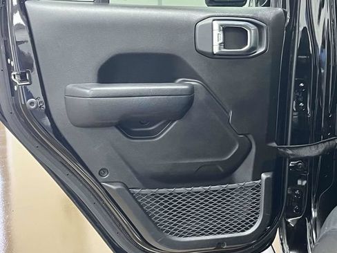 Used 2024 Jeep Wrangler Unlimited Rubicon AWD/4WD image 19
