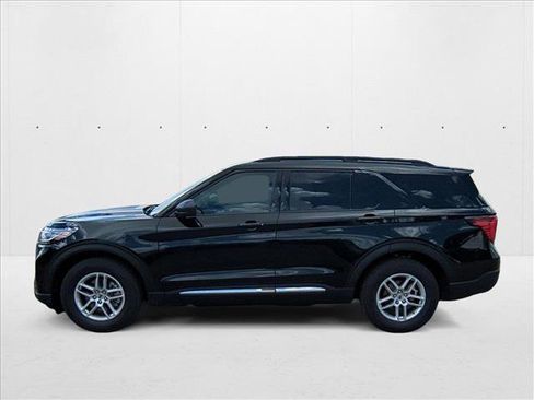New 2025 Ford Explorer Active w/ Active Comfort Package image 9