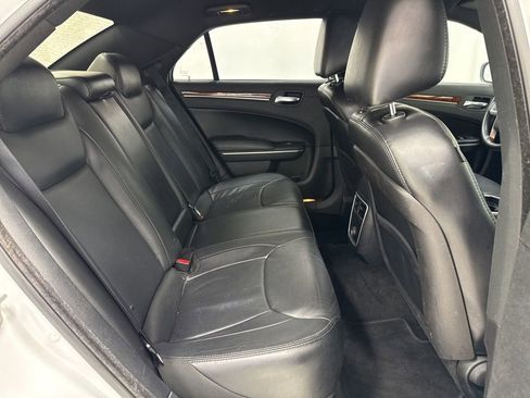 Used 2014 Chrysler 300 image 12