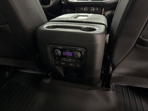 Used 2021 Chevrolet Tahoe High Country w/ Premium Package image 21