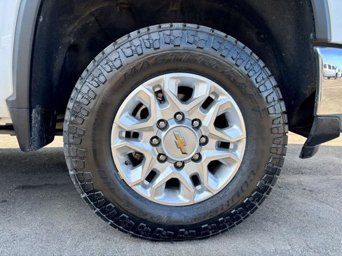 Used 2024 Chevrolet Silverado 2500 LT AWD/4WD image 29