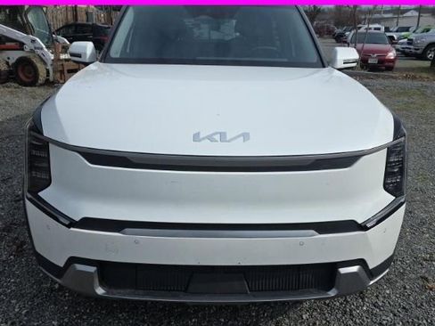 Used 2024 Kia EV9 Light Long Range image 8