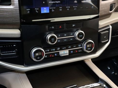 Used 2023 Ford Expedition Limited image 20