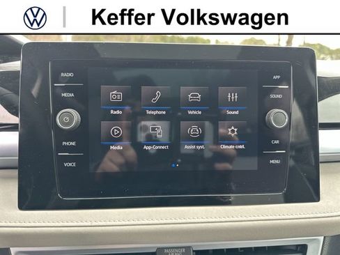 New 2026 Volkswagen Taos SE FWD image 23