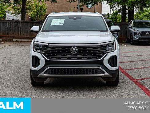 Used 2024 Volkswagen Atlas Cross Sport SE FWD image 12