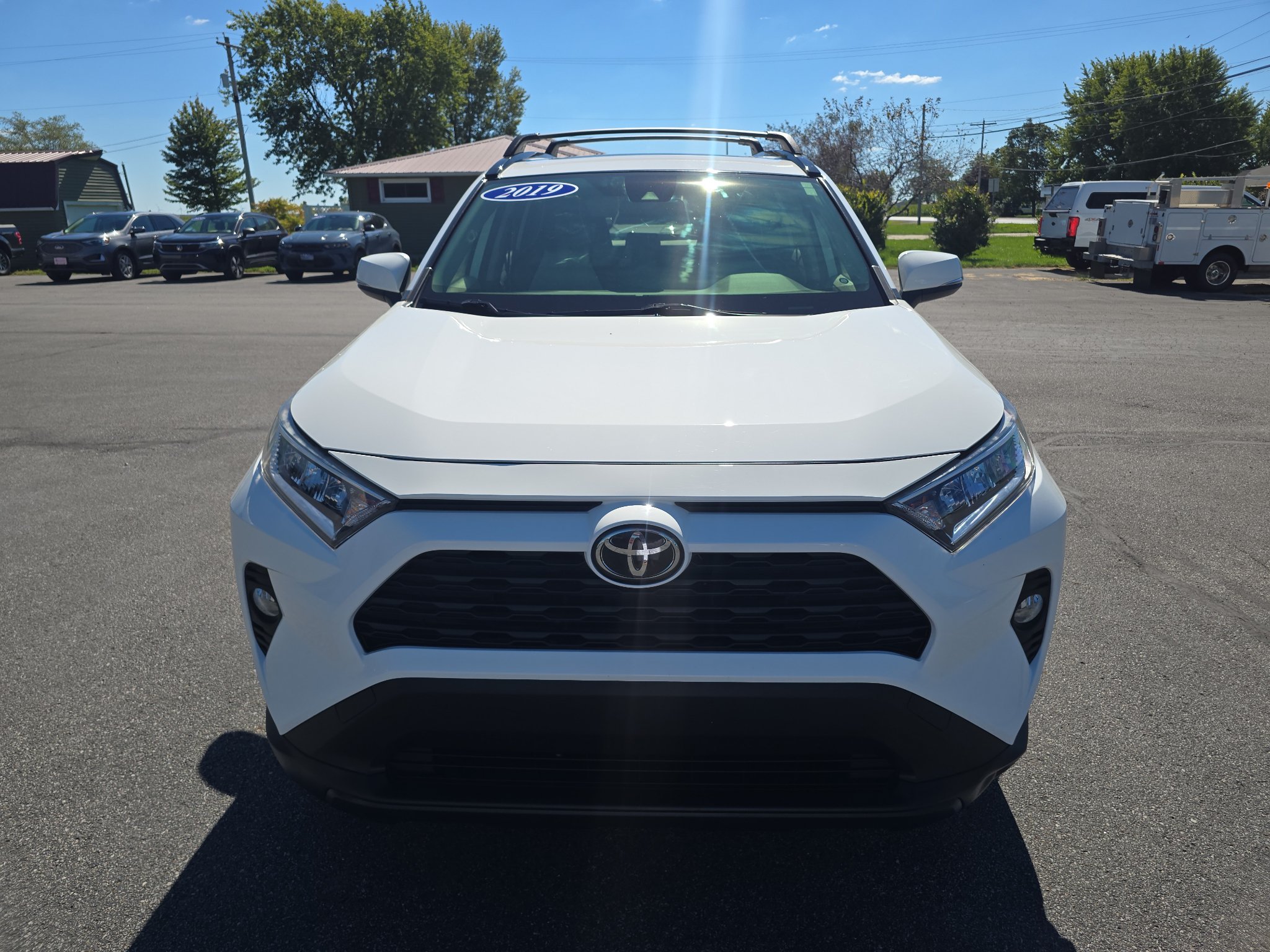 Used 2019 Toyota RAV4 XLE w/ Convenience Package AWD/4WD image 3