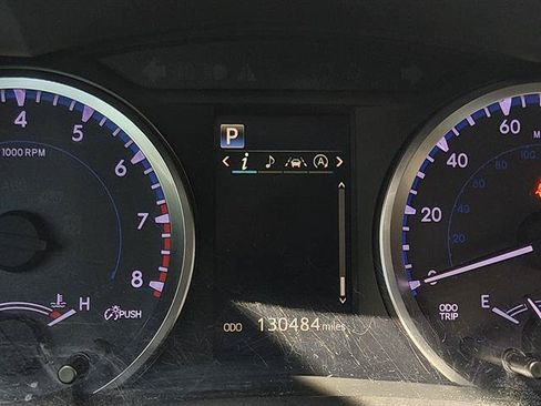 Used 2018 Toyota Highlander Plus FWD image 18