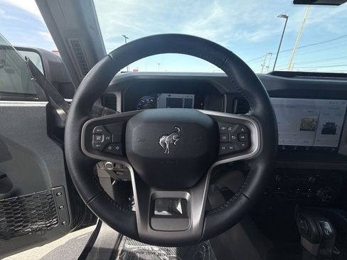 Used 2024 Ford Bronco Black Diamond w/ Sasquatch Package AWD/4WD image 14