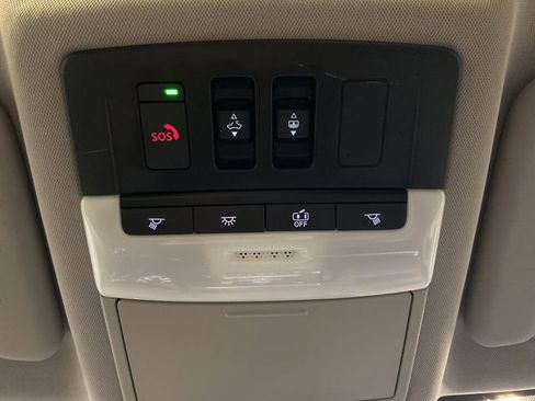 Used 2021 Nissan Rogue SL image 25