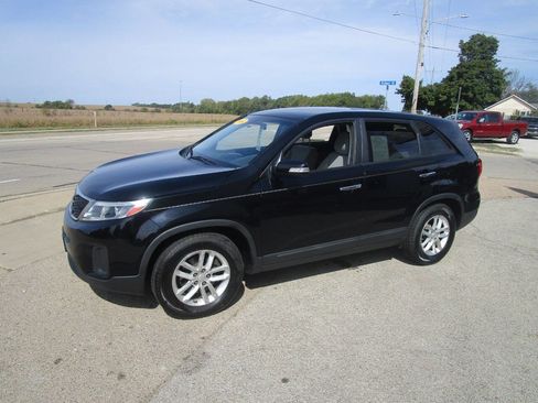 Used 2014 Kia Sorento LX image 1