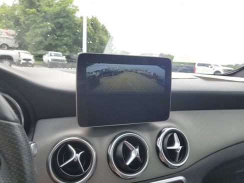 Used 2019 Mercedes-Benz GLA 250 4MATIC image 25