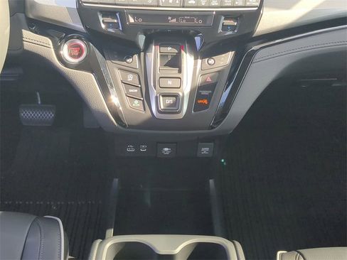 New 2026 Honda Odyssey Touring image 18