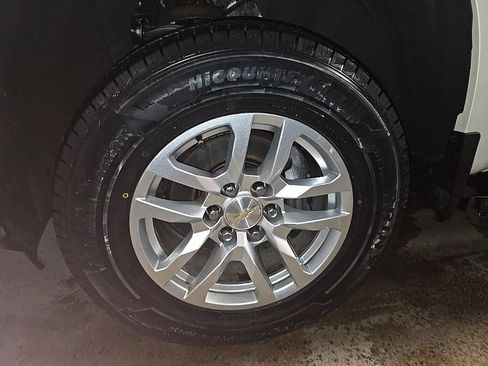 Used 2021 Chevrolet Silverado 1500 LT w/ Z71 Off-Road Package image 40