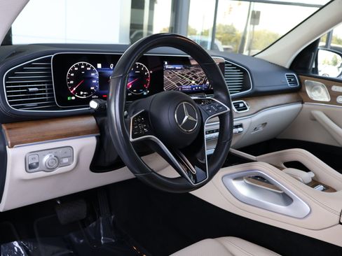 Certified 2025 Mercedes-Benz GLS 450 4MATIC image 12