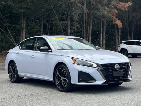 Certified 2025 Nissan Altima 2.5 SR w/ SR Premium Package AWD/4WD image 25