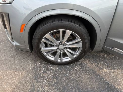 Used 2024 Cadillac XT6 Premium Luxury w/ Technology Package AWD/4WD image 30