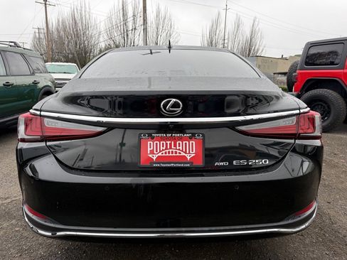 Used 2023 Lexus ES 250 w/ Premium Package image 8