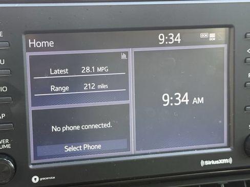 Used 2021 Toyota RAV4 XLE FWD image 18