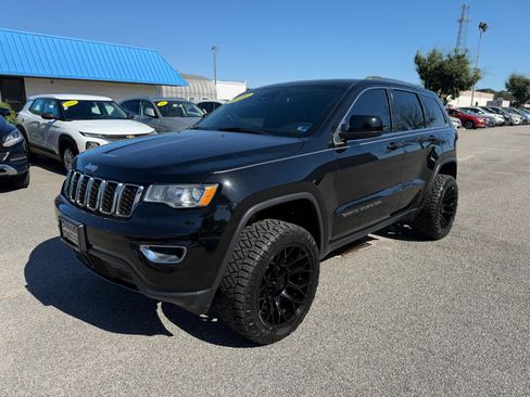 Used 2020 Jeep Grand Cherokee Laredo AWD/4WD image 4