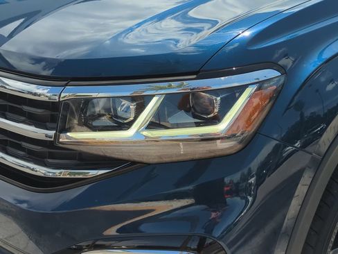 Used 2022 Volkswagen Atlas Cross Sport SEL R-Line AWD/4WD image 6