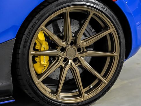 Used 2018 McLaren 720S Luxury RWD image 22
