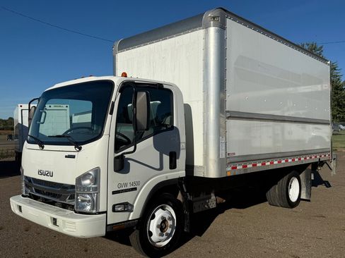 Used 2020 Isuzu NPR image 1