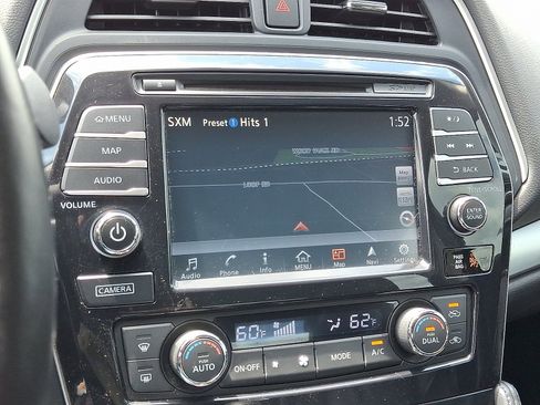 Used 2016 Nissan Maxima SR FWD image 17
