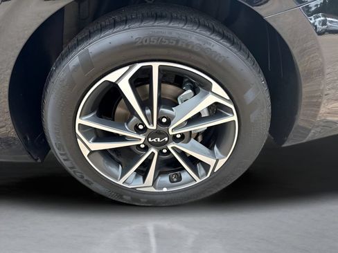Used 2024 Kia Forte LXS w/ LXS Technology Package FWD image 29
