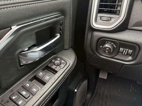 New 2026 RAM 2500 Laramie AWD/4WD image 11