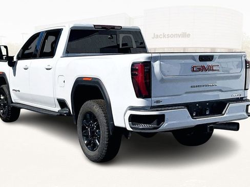 Used 2025 GMC Sierra 2500 AT4 w/ AT4 Premium Plus Package image 4