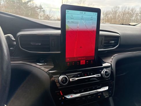 Used 2022 Ford Explorer Limited w/ Limited Technology Package image 24