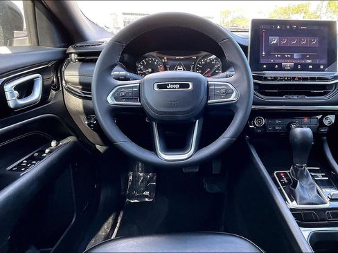 Used 2023 Jeep Compass Altitude image 8
