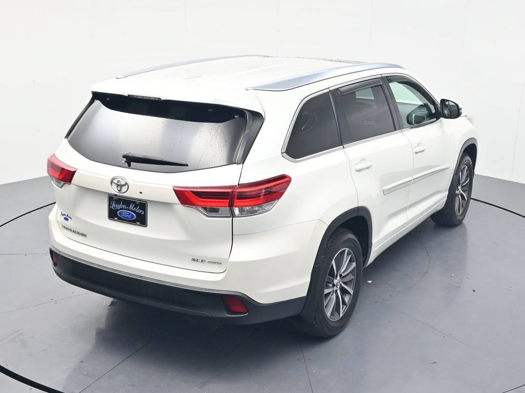 Used 2017 Toyota Highlander XLE AWD/4WD image 40
