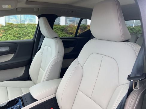 New 2026 Volvo XC40 B5 Ultra w/ Protection Package Premier AWD/4WD image 16