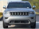 Used 2018 Jeep Grand Cherokee Limited image 3