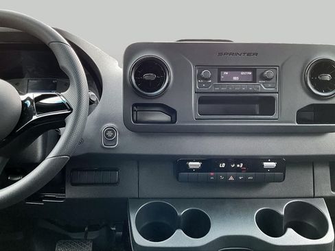 New 2025 Mercedes-Benz Sprinter 2500 image 9