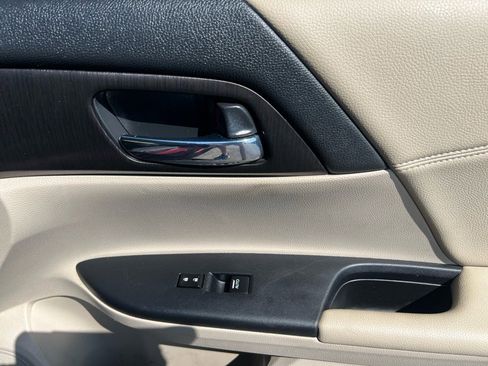 Used 2015 Honda Accord EX-L image 11