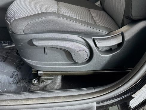 Certified 2025 Kia Soul LX w/ LX Technology Package FWD image 19