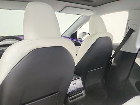 Used 2026 Tesla Model Y AWD image 42