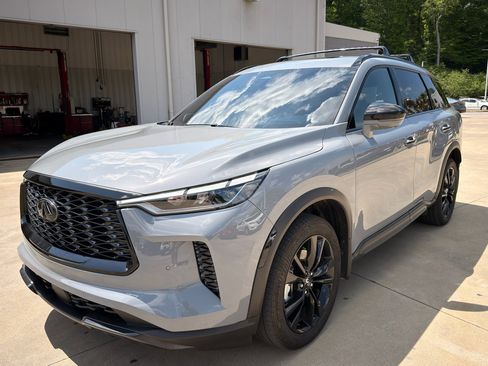 Used 2025 INFINITI QX60 Luxe w/ Black Edition image 7