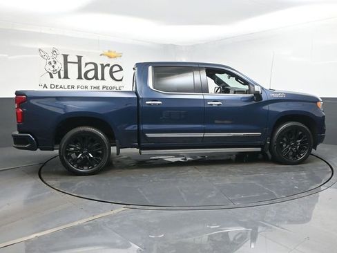Used 2022 Chevrolet Silverado 1500 High Country AWD/4WD image 36