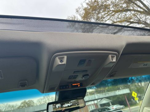 Used 2017 Cadillac Escalade ESV Premium Luxury image 42