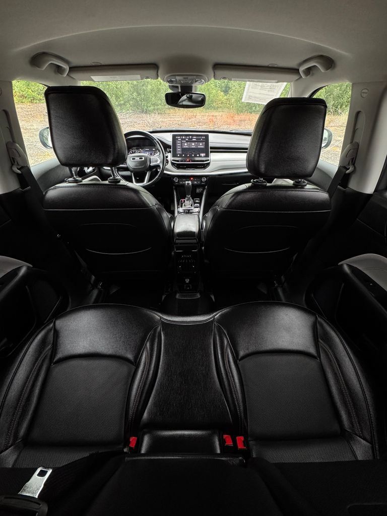 Used 2022 Jeep Compass Limited AWD/4WD image 13