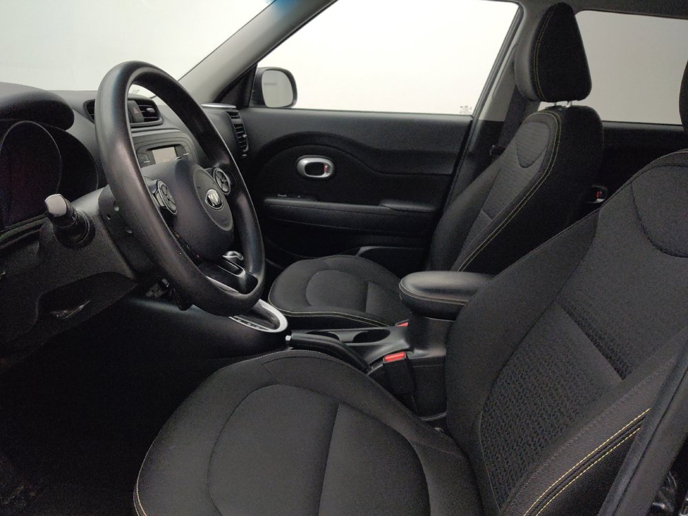Used 2016 Kia Soul + FWD image 17