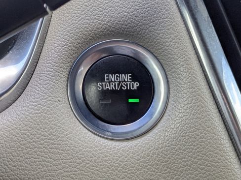 Used 2023 Chevrolet Traverse LT image 30