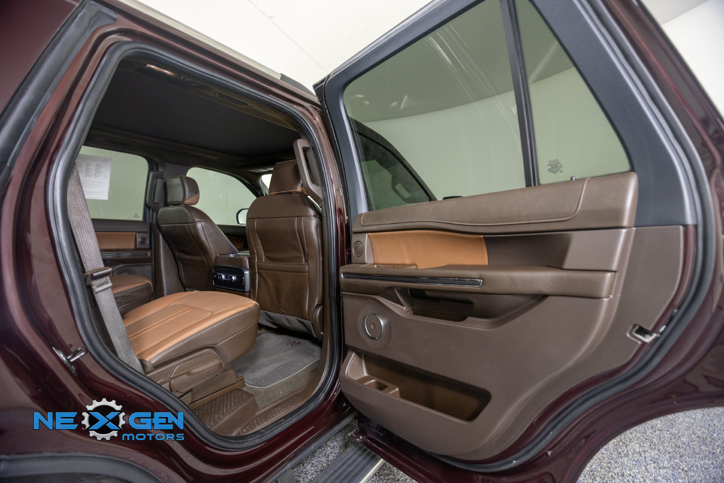 Used 2024 Ford Expedition King Ranch AWD/4WD image 40