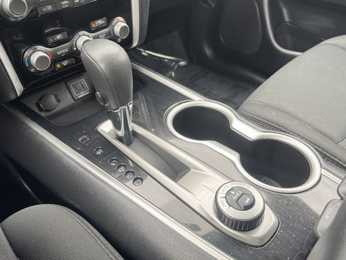 Used 2020 Nissan Pathfinder S image 14