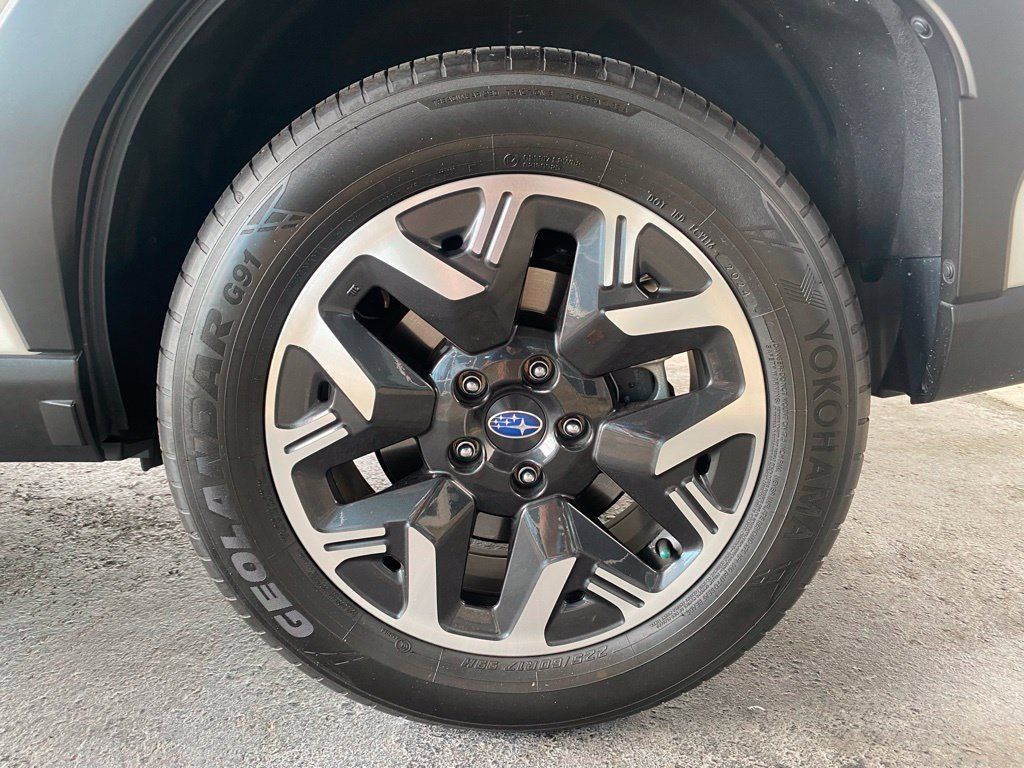 Used 2025 Subaru Forester Premium AWD/4WD image 32