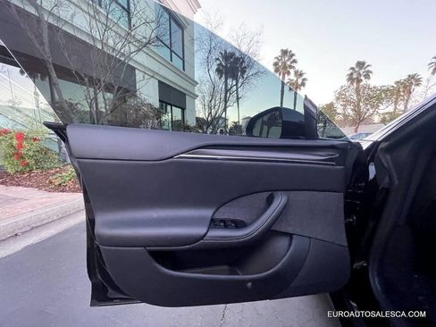 Used 2022 Tesla Model S Plaid image 27